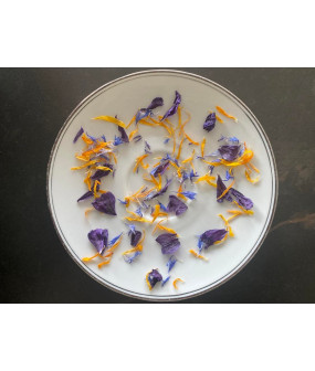 Pétales de bleuet, souci et mauve